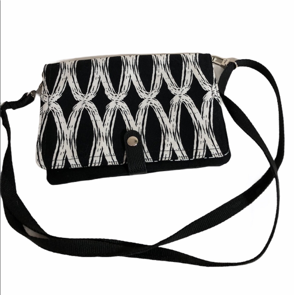 Thirty One Double Up Crossbody Black and White Bag